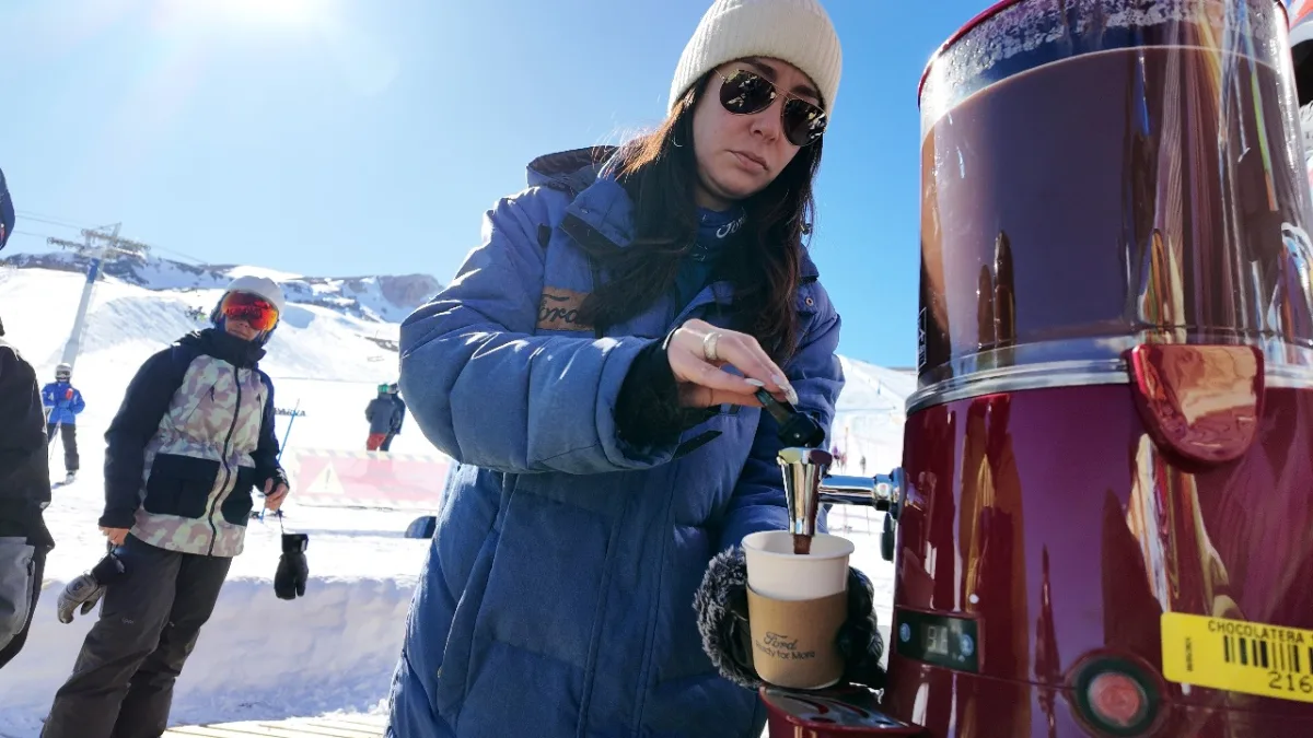 Ford tendrá espacios interactivos, música en vivo y zonas de descanso en tres puntos del centro de ski La Parva.